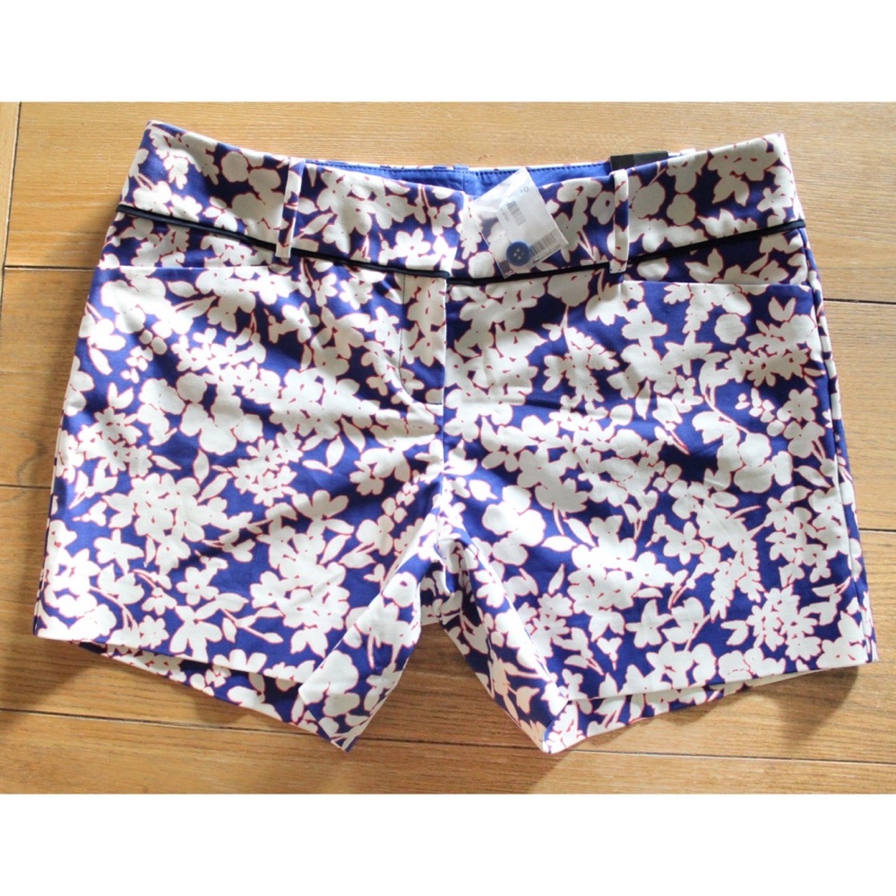 The Limited NWT Blue Floral Tailored Short 5” Inseam Brand New With Tags 10 30